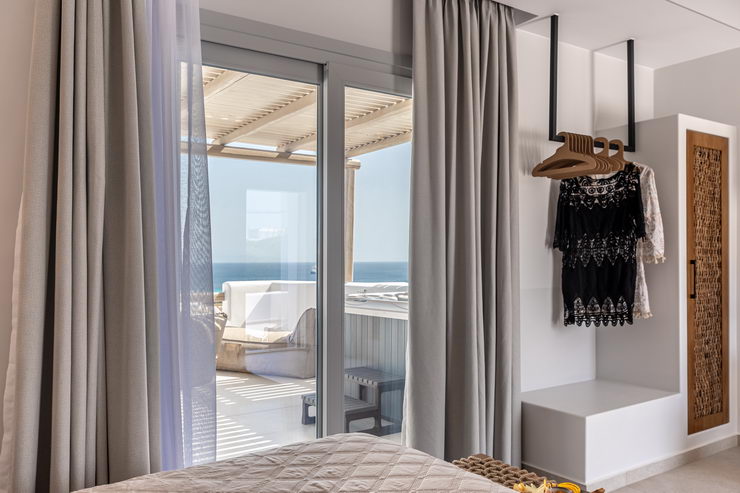 Deluxe Double Rooms with Outdoor Hot Tub and Sea View